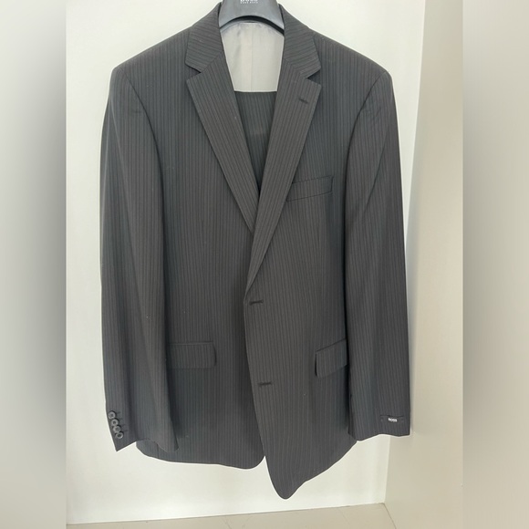 NWT Hugo Boss 44T suit - Picture 2 of 5